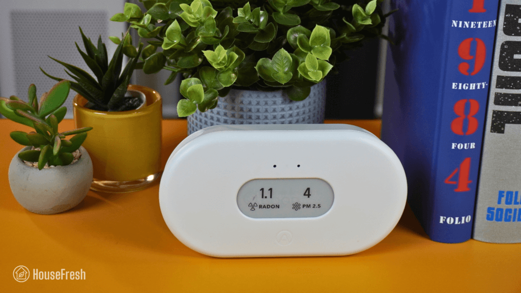 Airthings View Plus 2960 Front