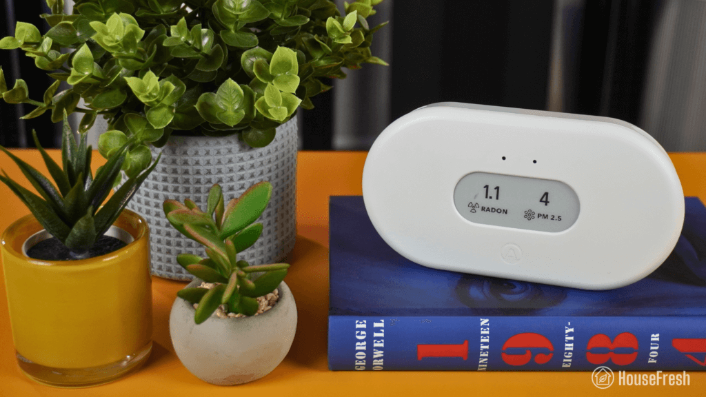 Airthings View Plus 2960 Side